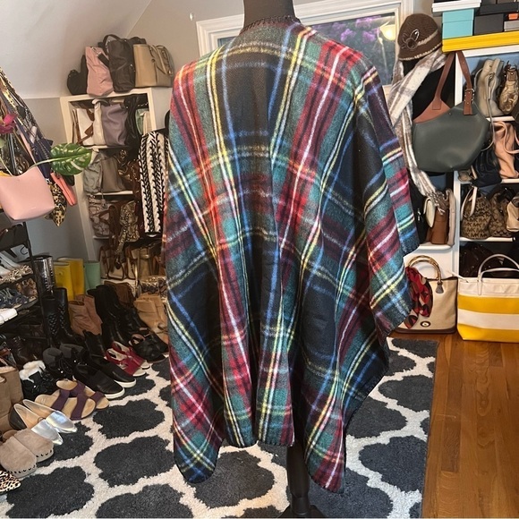 Woolrich Bristol Tartan Plaid Discontinued Soft Cozy Wrap NWOT - Picture 4 of 8